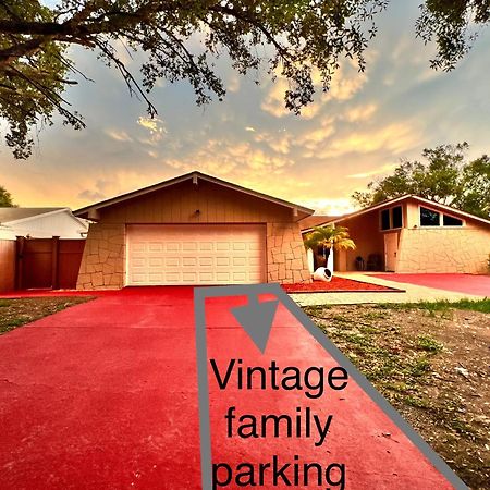 Vintage Family Scape + Heated Pool&Discount Villa Tampa Exterior photo